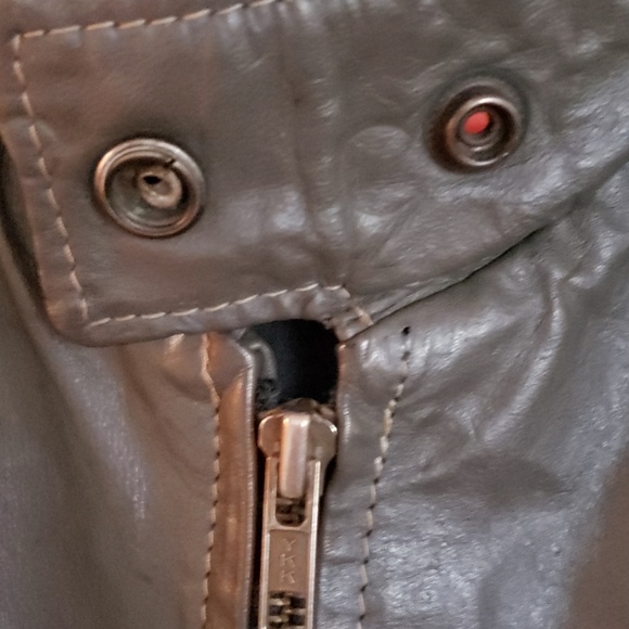 Vintage leather motorcycle jacket - Picture 2 of 10